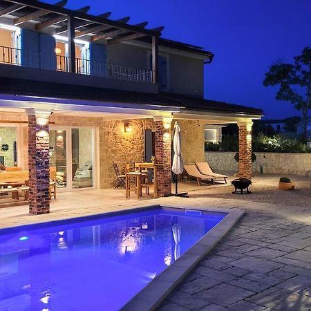 Villa Alara - Charming Villa With Heated Swimming Pool Milohnici Exterior photo