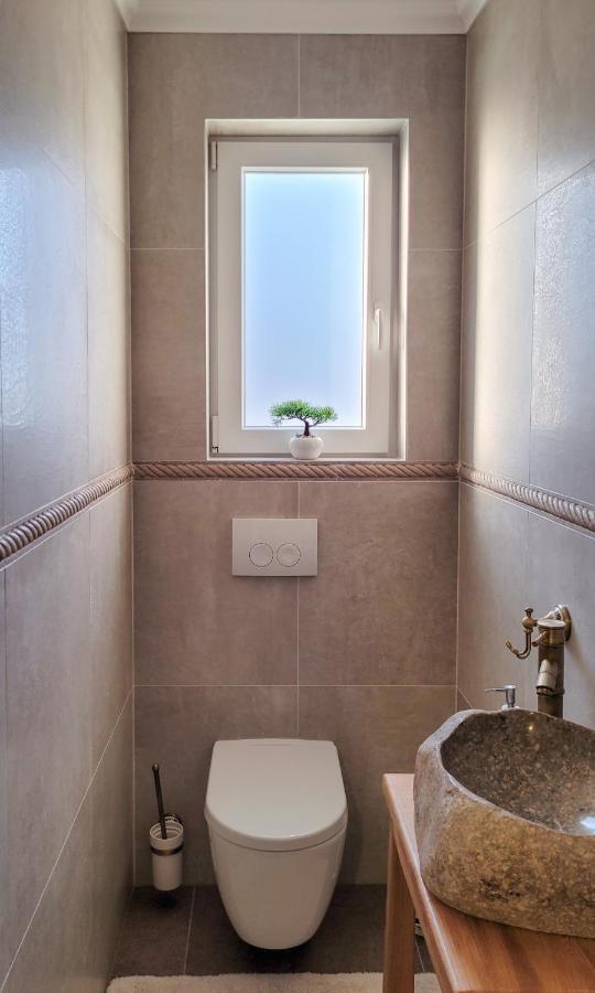 Villa Alara - Charming Villa With Heated Swimming Pool Milohnici Exterior photo
