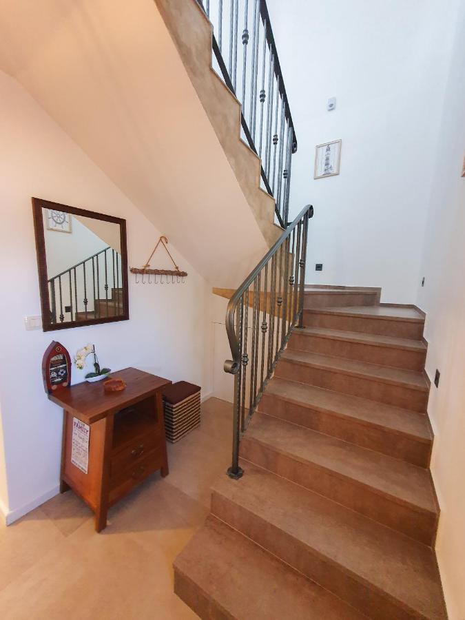 Villa Alara - Charming Villa With Heated Swimming Pool Milohnici Exterior photo